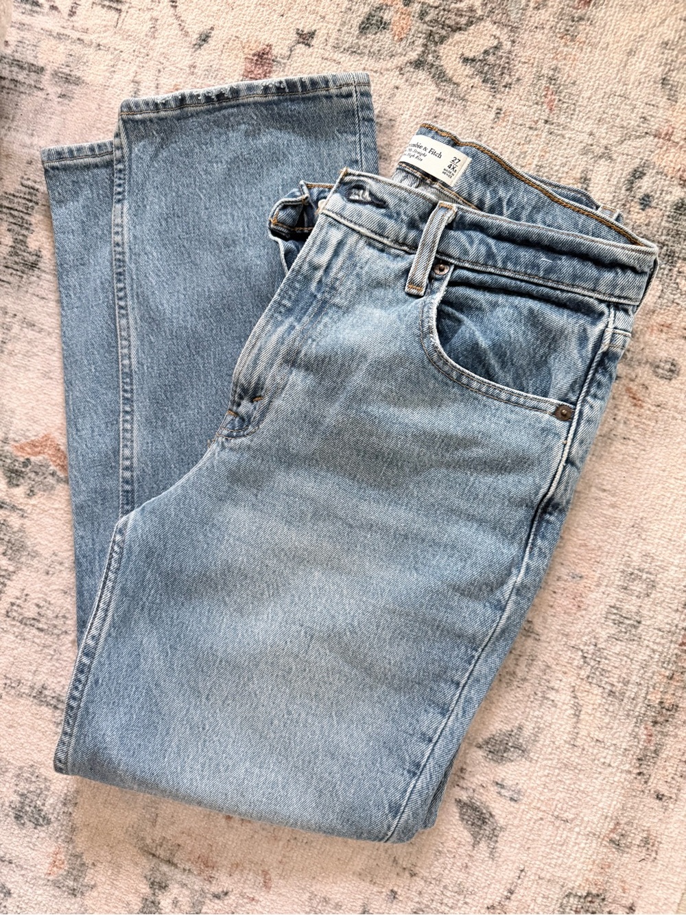 Abercrombie & Fitch Light Wash Men’s Straight Jeans
